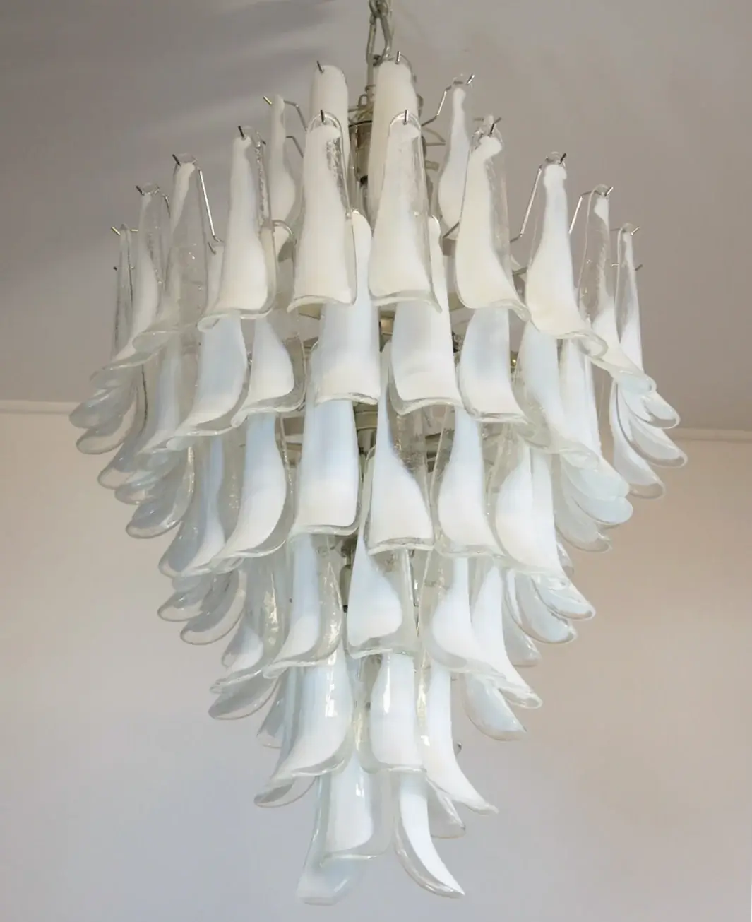 Stunning Murano White Glass Petals Chandelier - Image 12