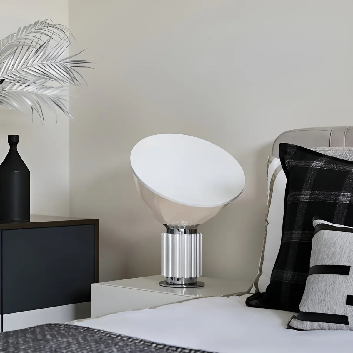 Taccia Glass Table Lamp - Image 14