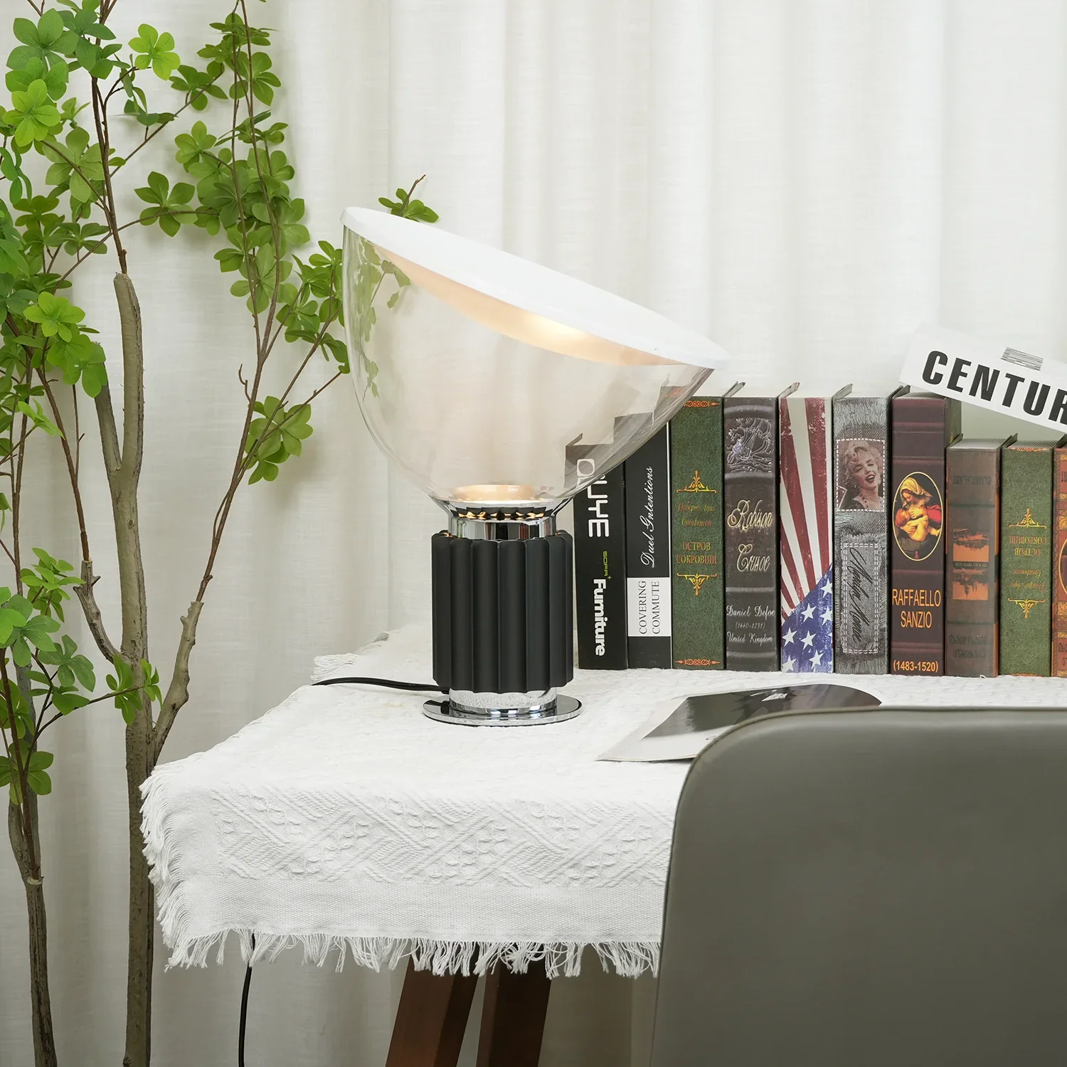 Taccia Glass Table Lamp - Image 3