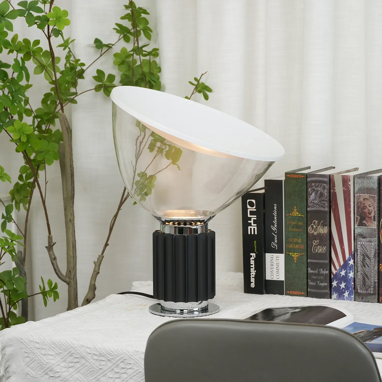 Taccia Glass Table Lamp - Image 7
