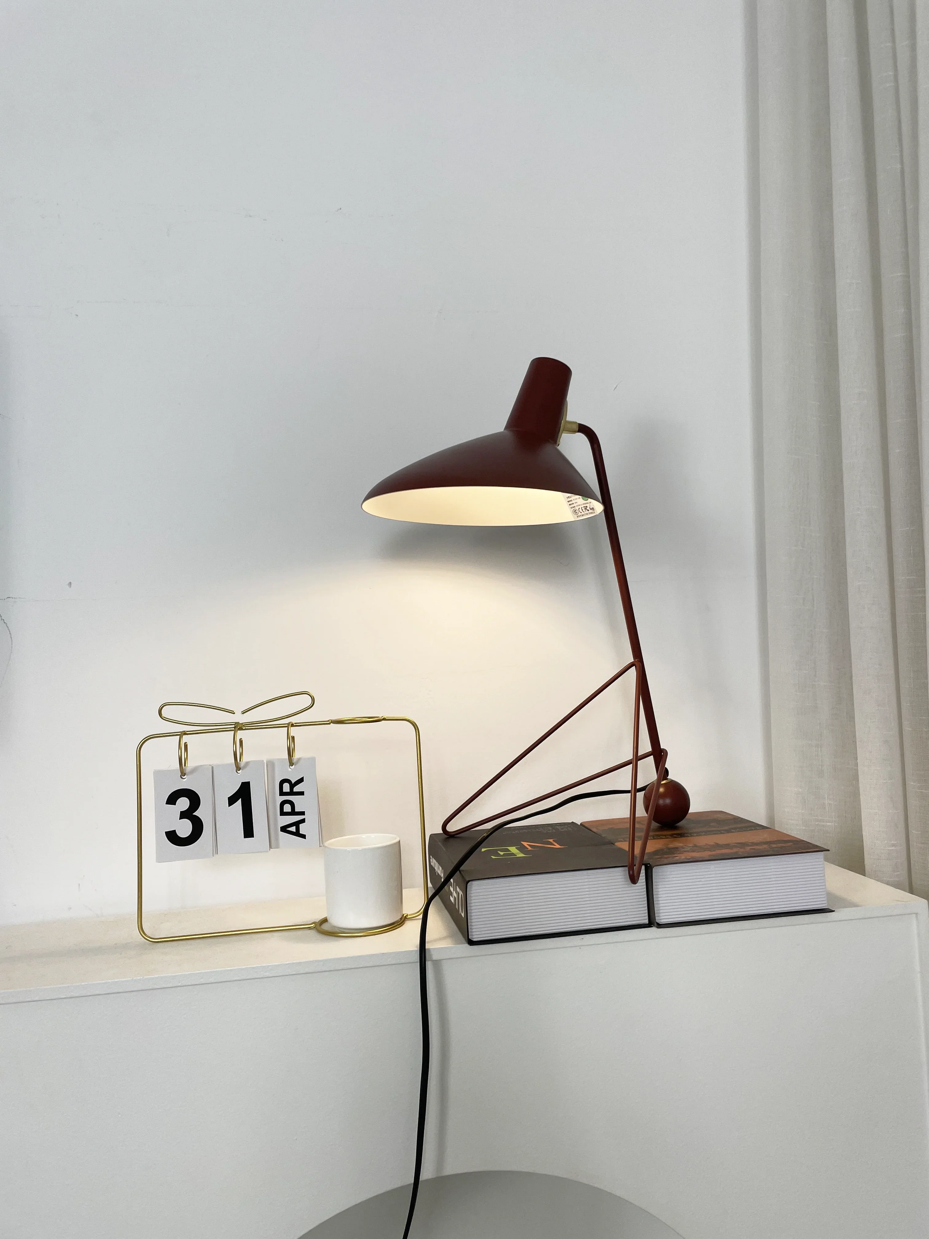 Tripod HM9 Simple Table Lamp - Image 3