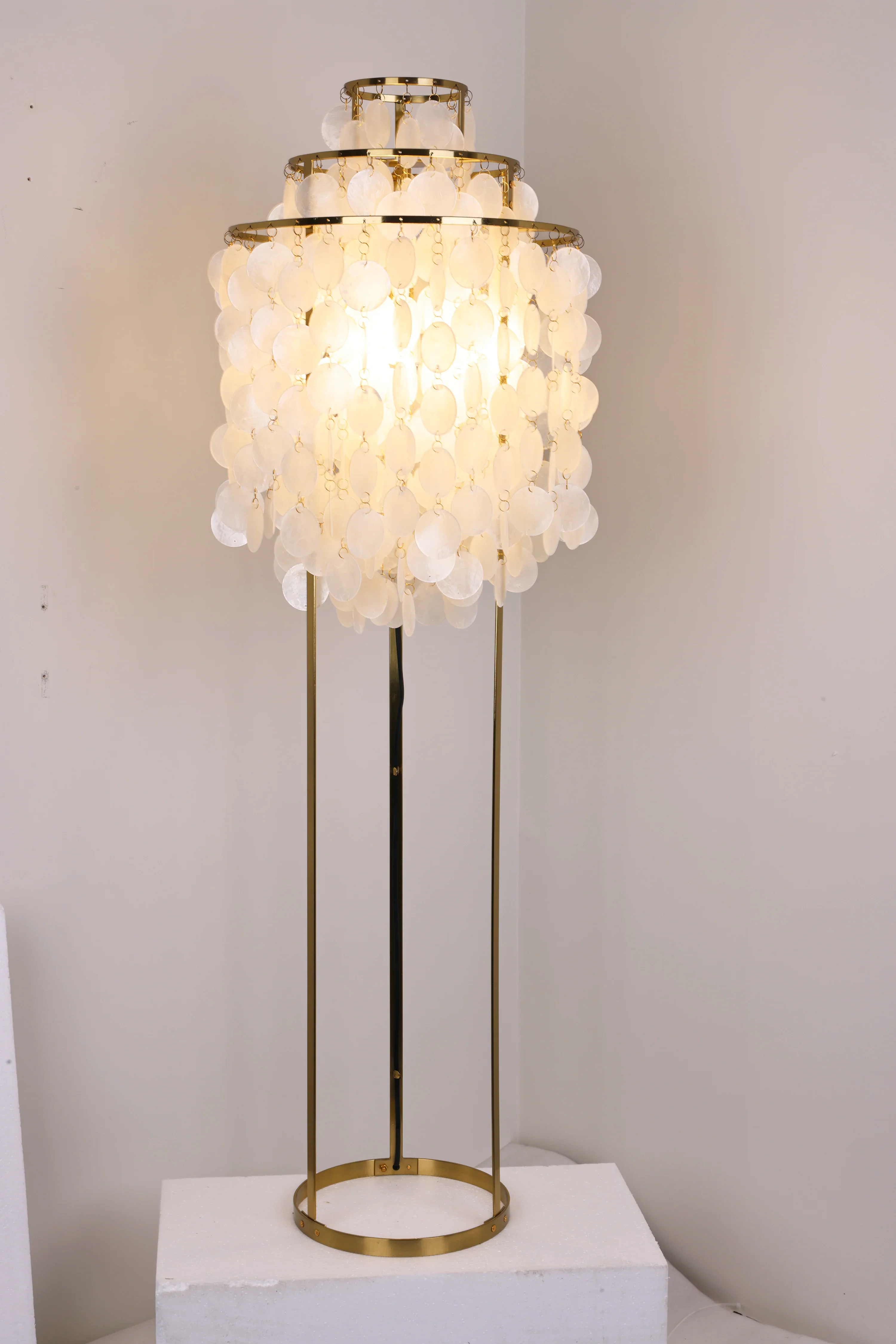 Vintage Shell Floor Lamp - Image 11