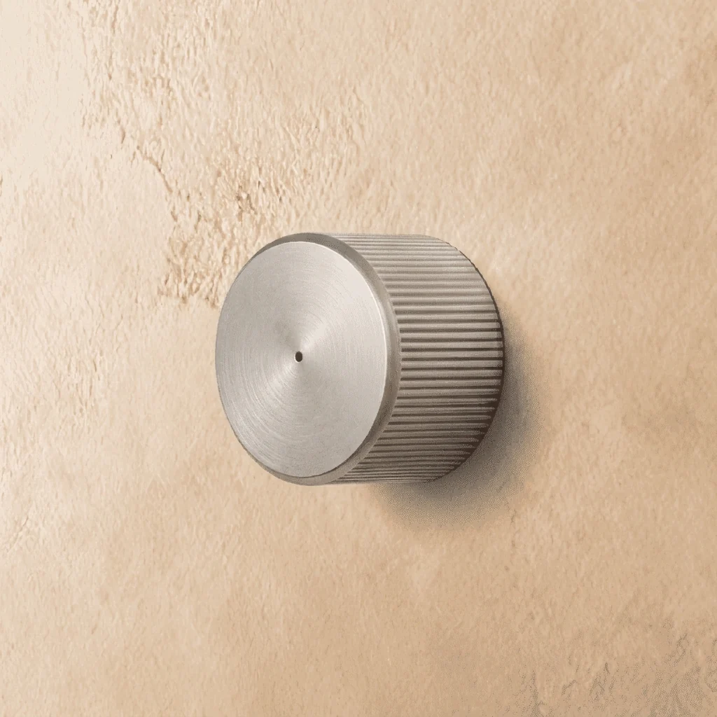 Vorn Handle and Lock - Image 2